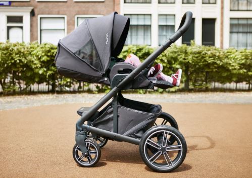 stroller bayi yang bisa jadi car seat